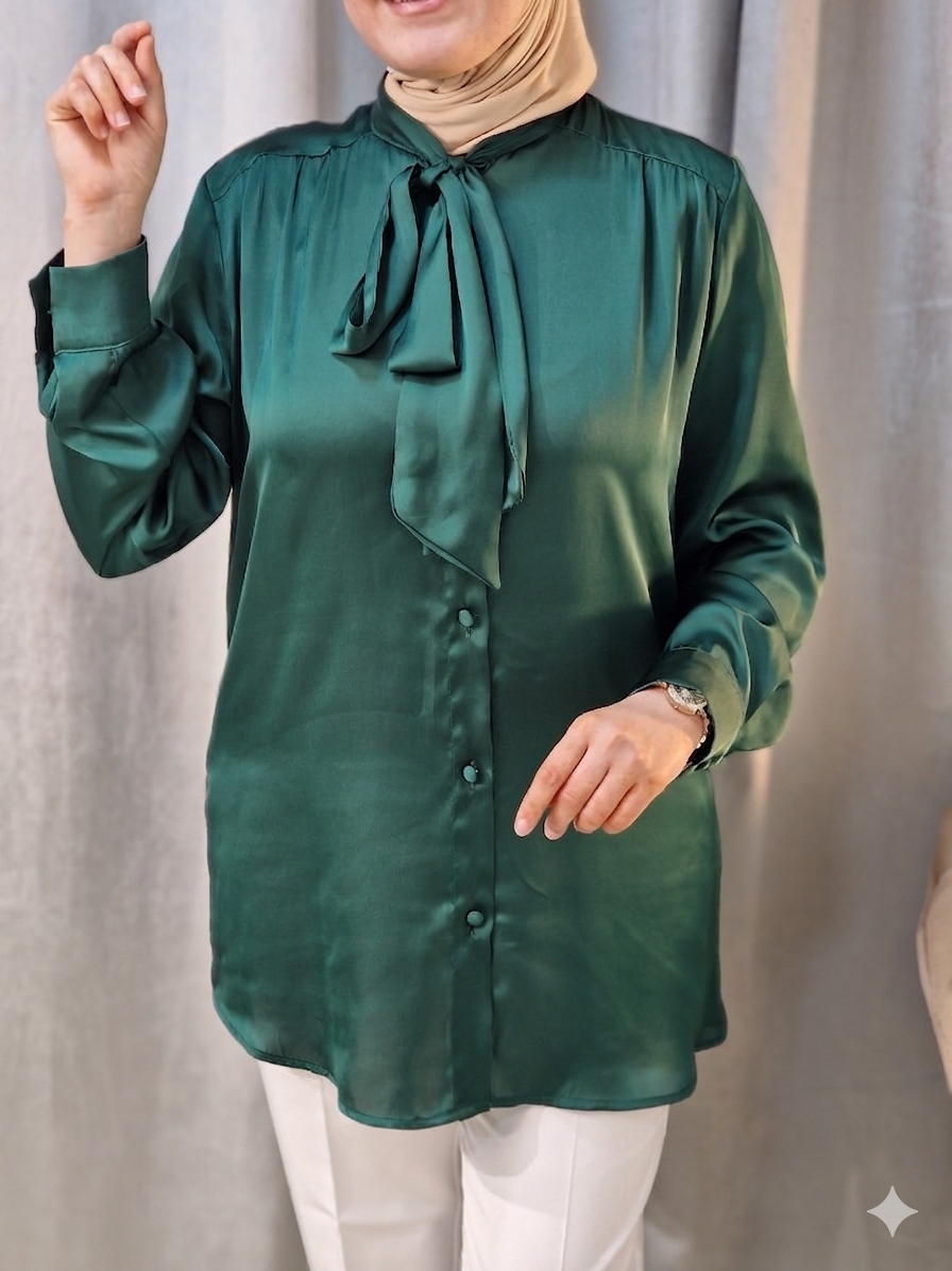Chemise soie satinée à col lavallière