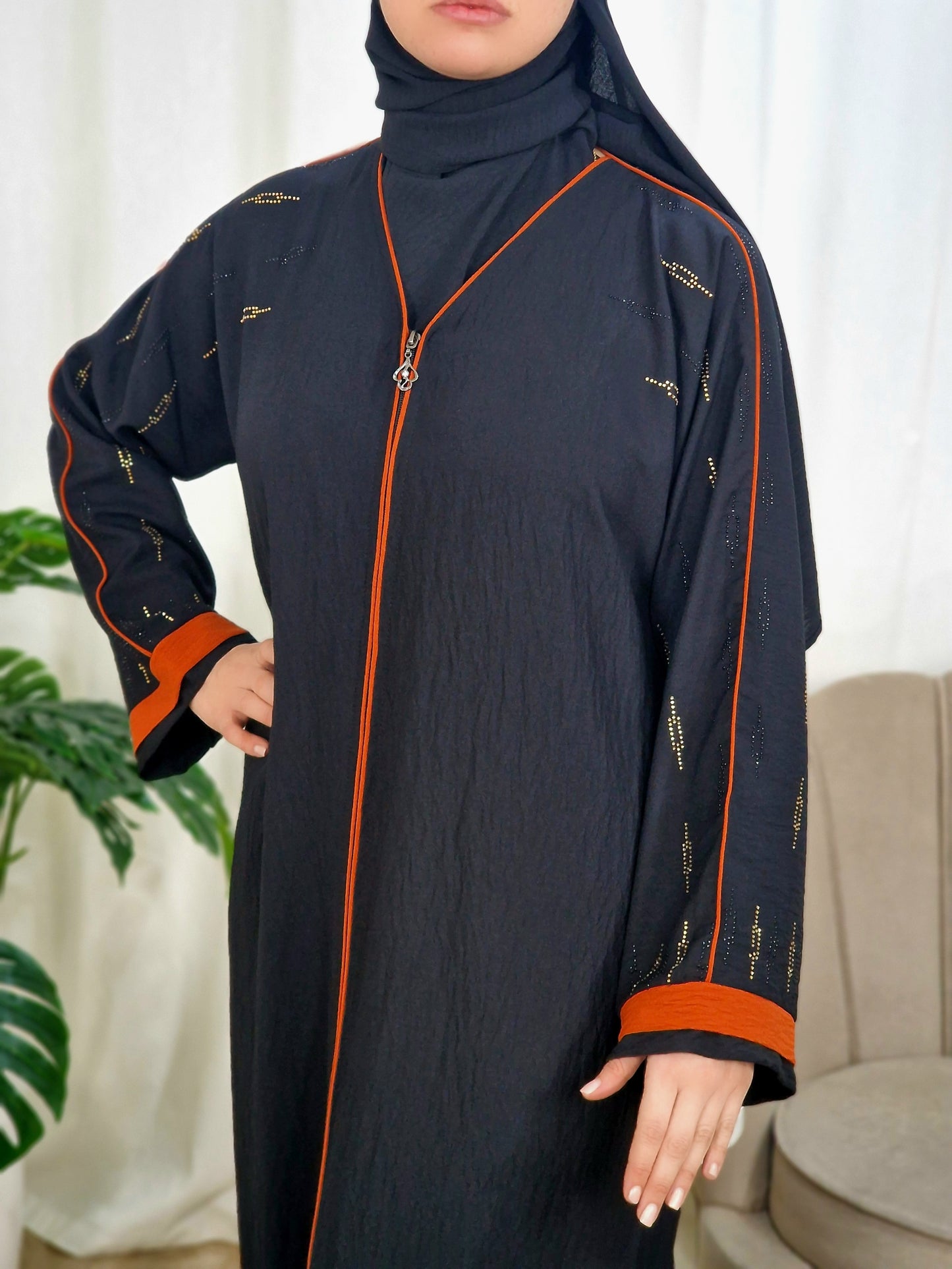 Kashkha abaya-noir et rouge brique-
