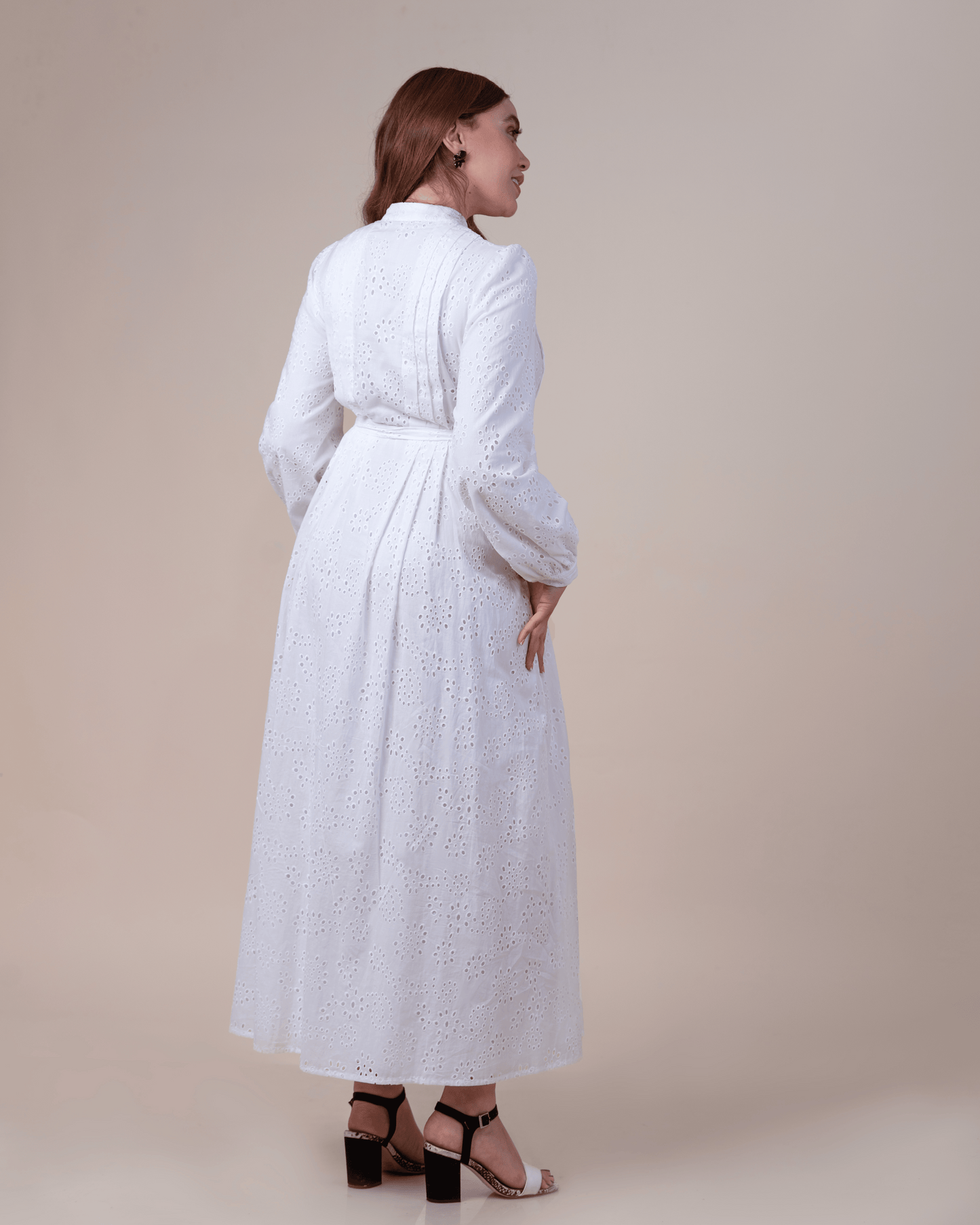 Robe brodée Dalia Blanche