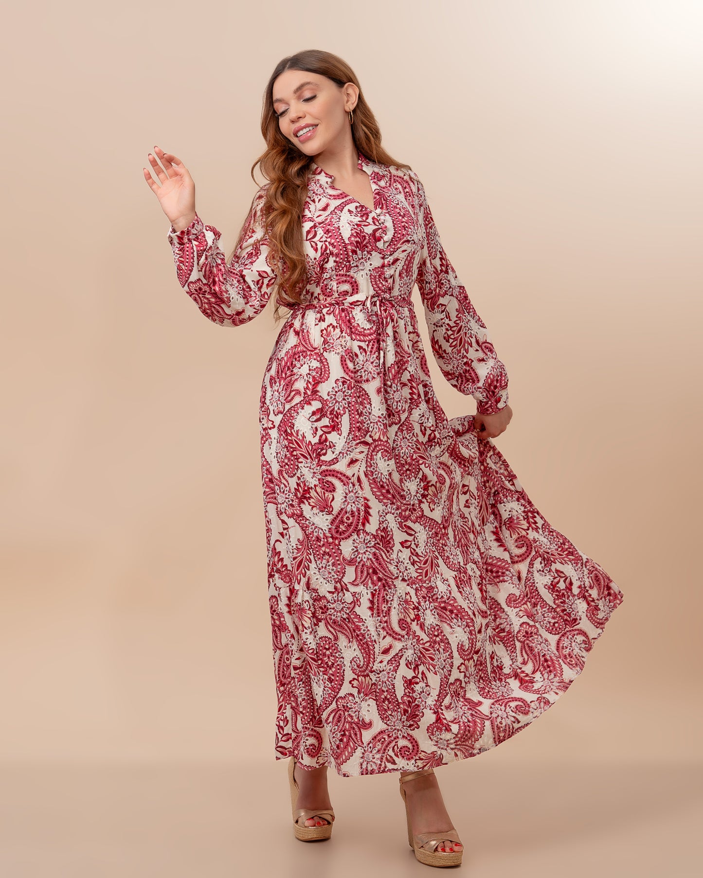 Robe Sultana bordeau à broderie anglaise