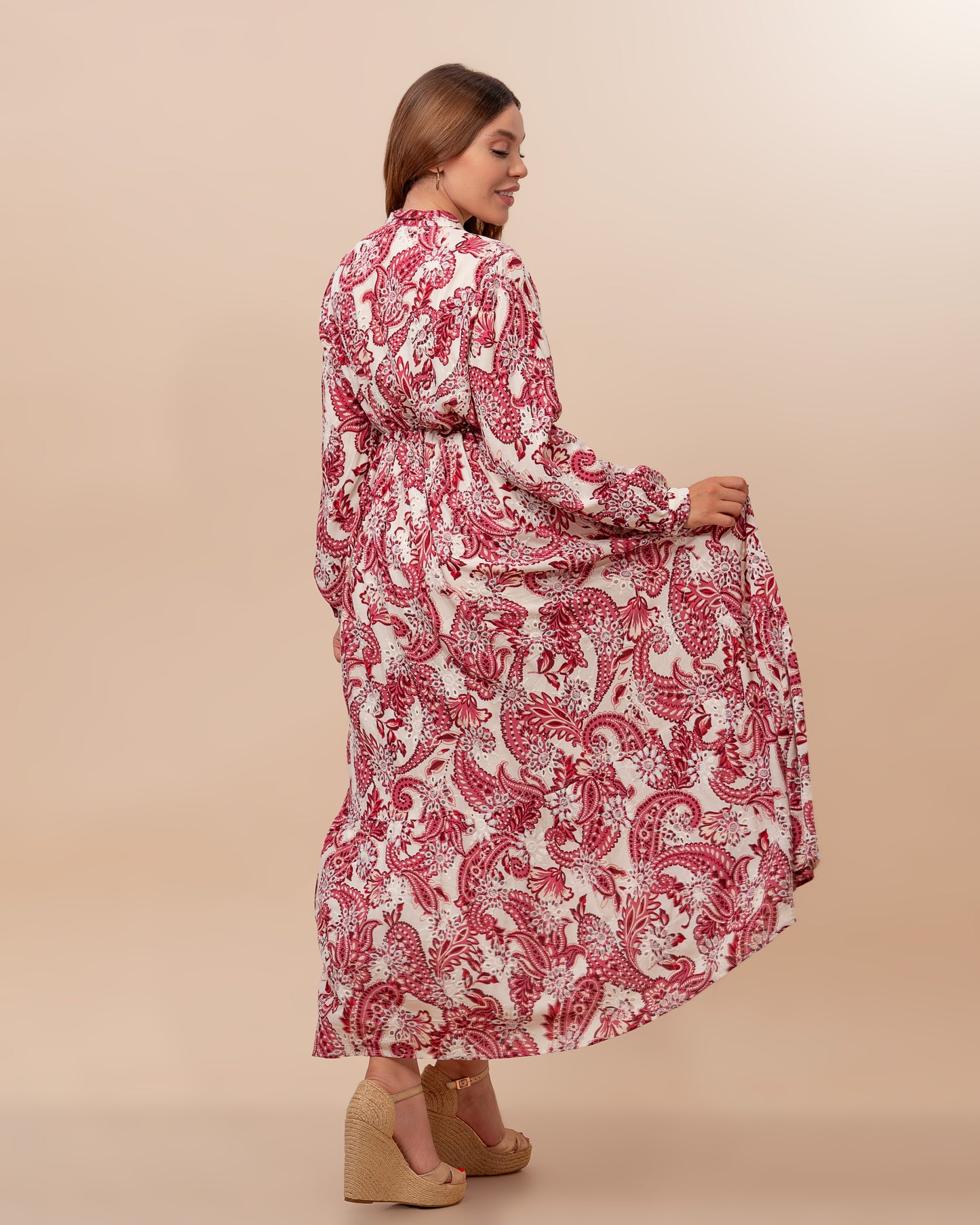 Robe Sultana bordeau à broderie anglaise