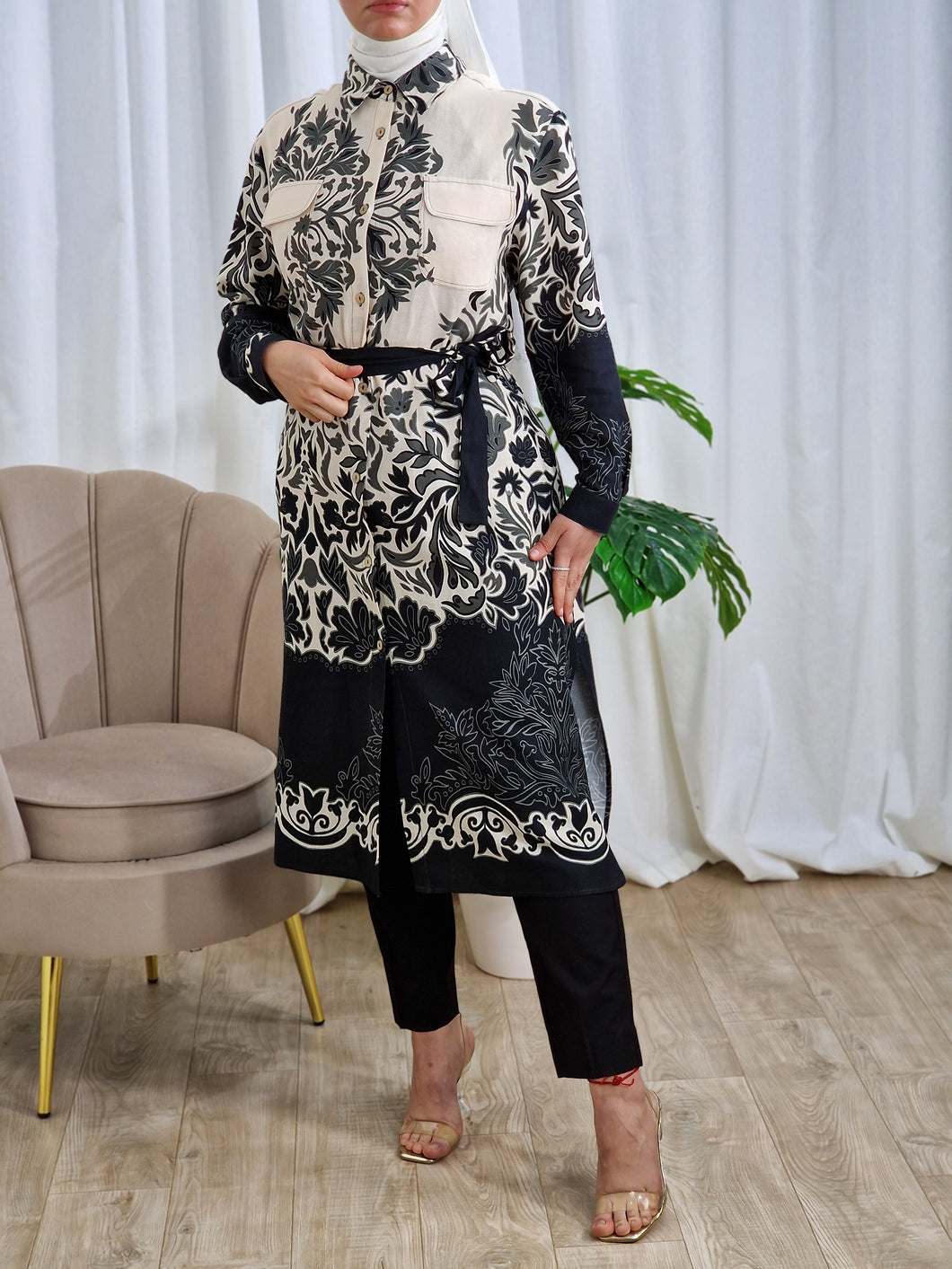 Chemise-robe en lin noir gris et beige