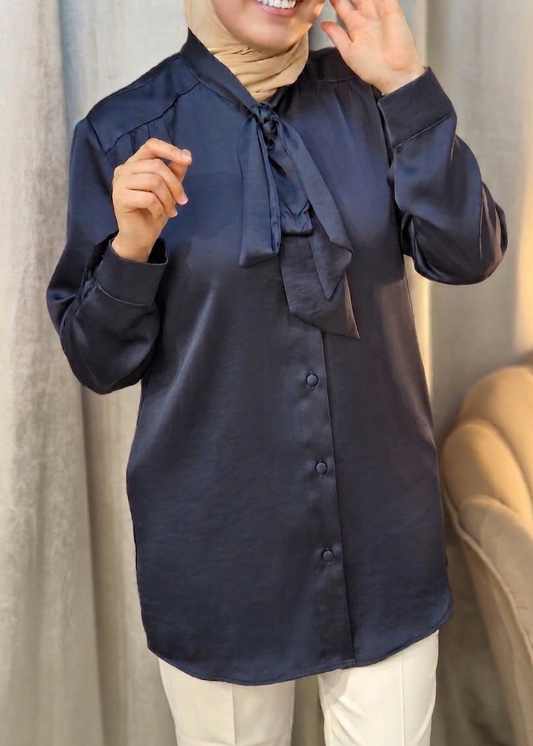 Chemise soie satinée à col lavallière