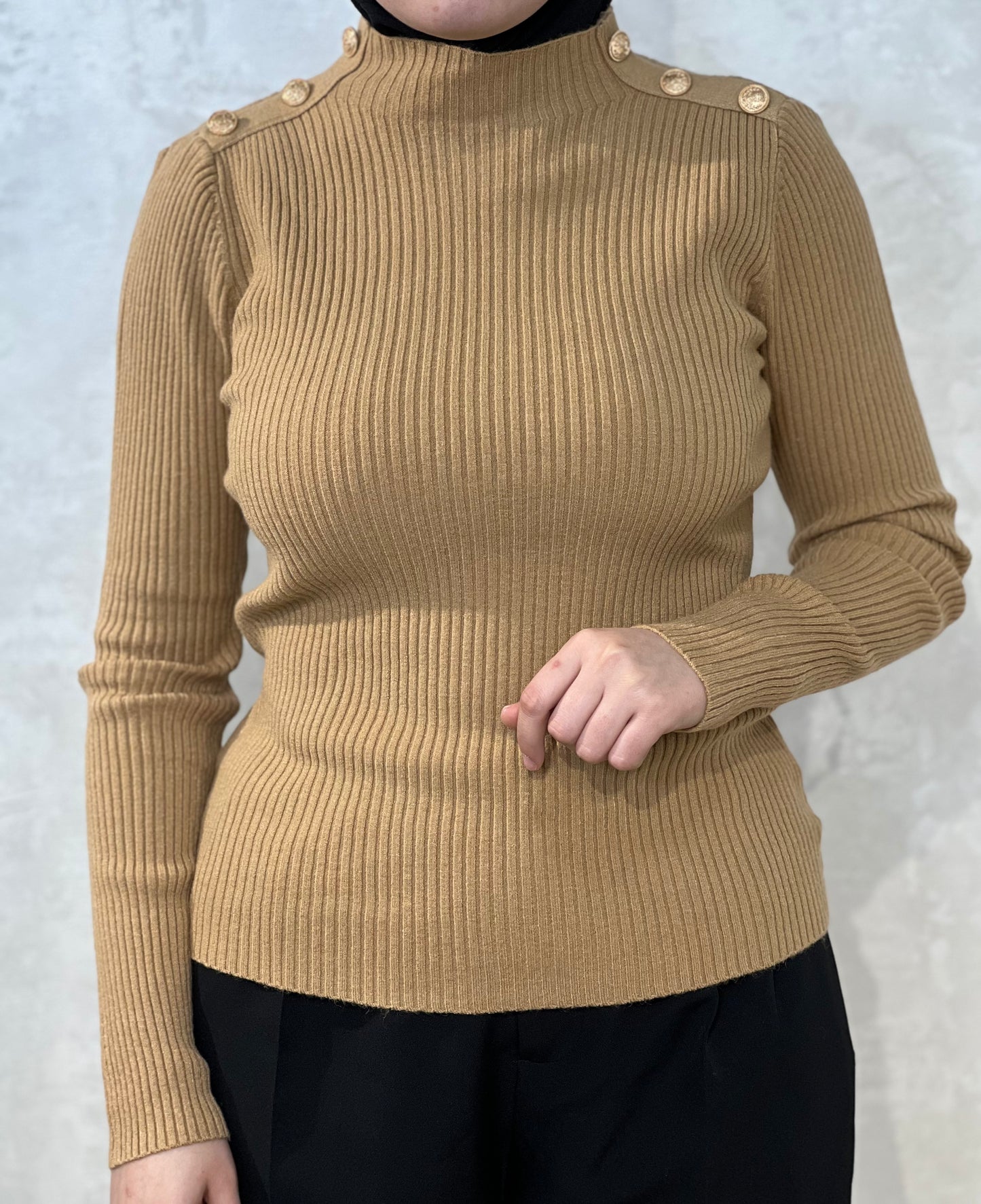 Pull Essentiel -à bouton-